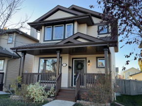 Spacious & Private Retreat near West Edmonton Mall
